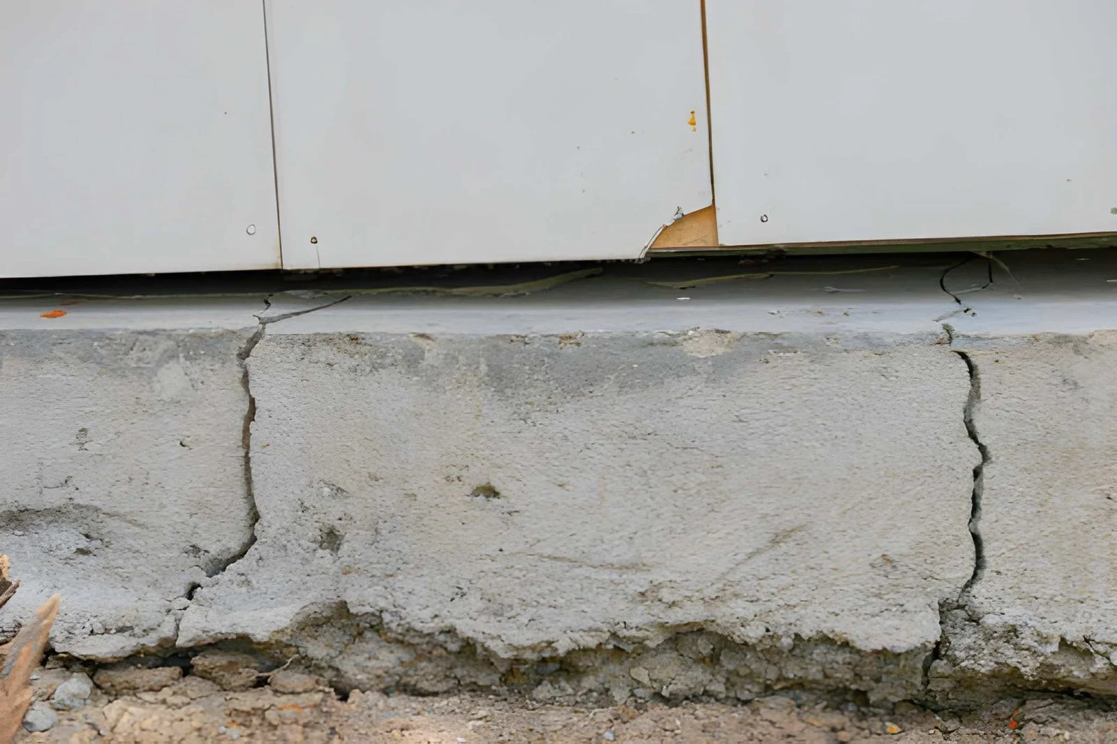 Crack repair injection process